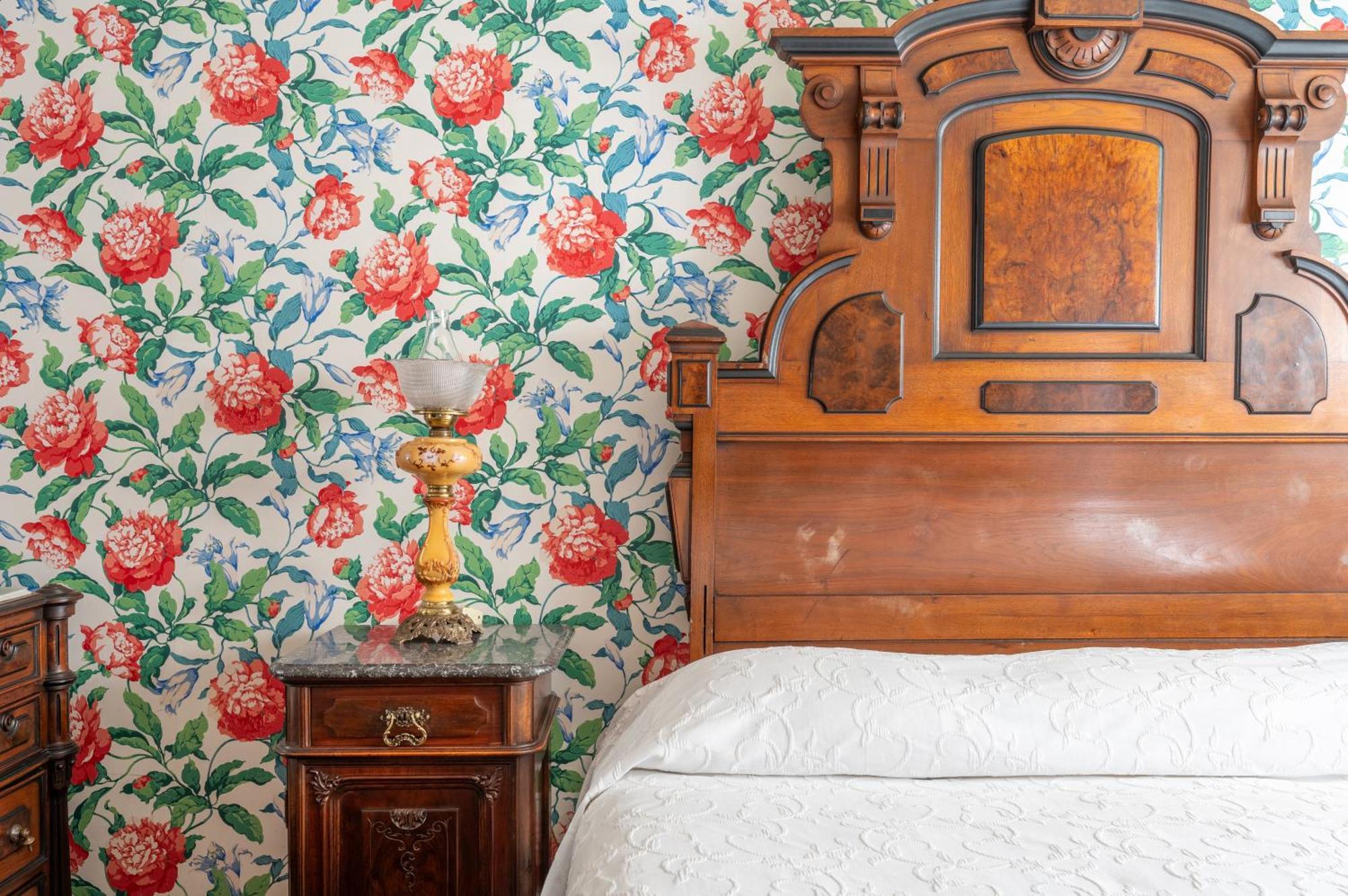 Martine Inn Пасифик Гров Экстерьер фото
