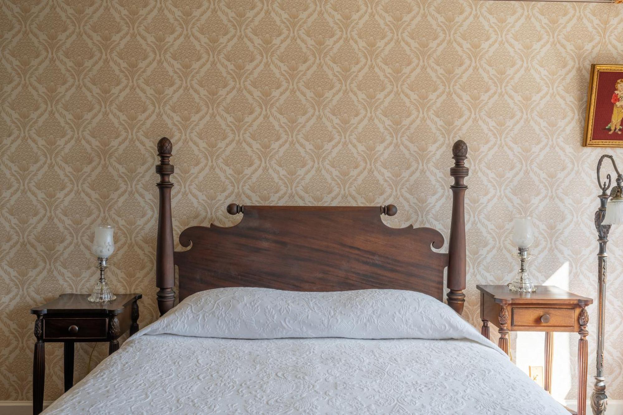 Martine Inn Пасифик Гров Экстерьер фото