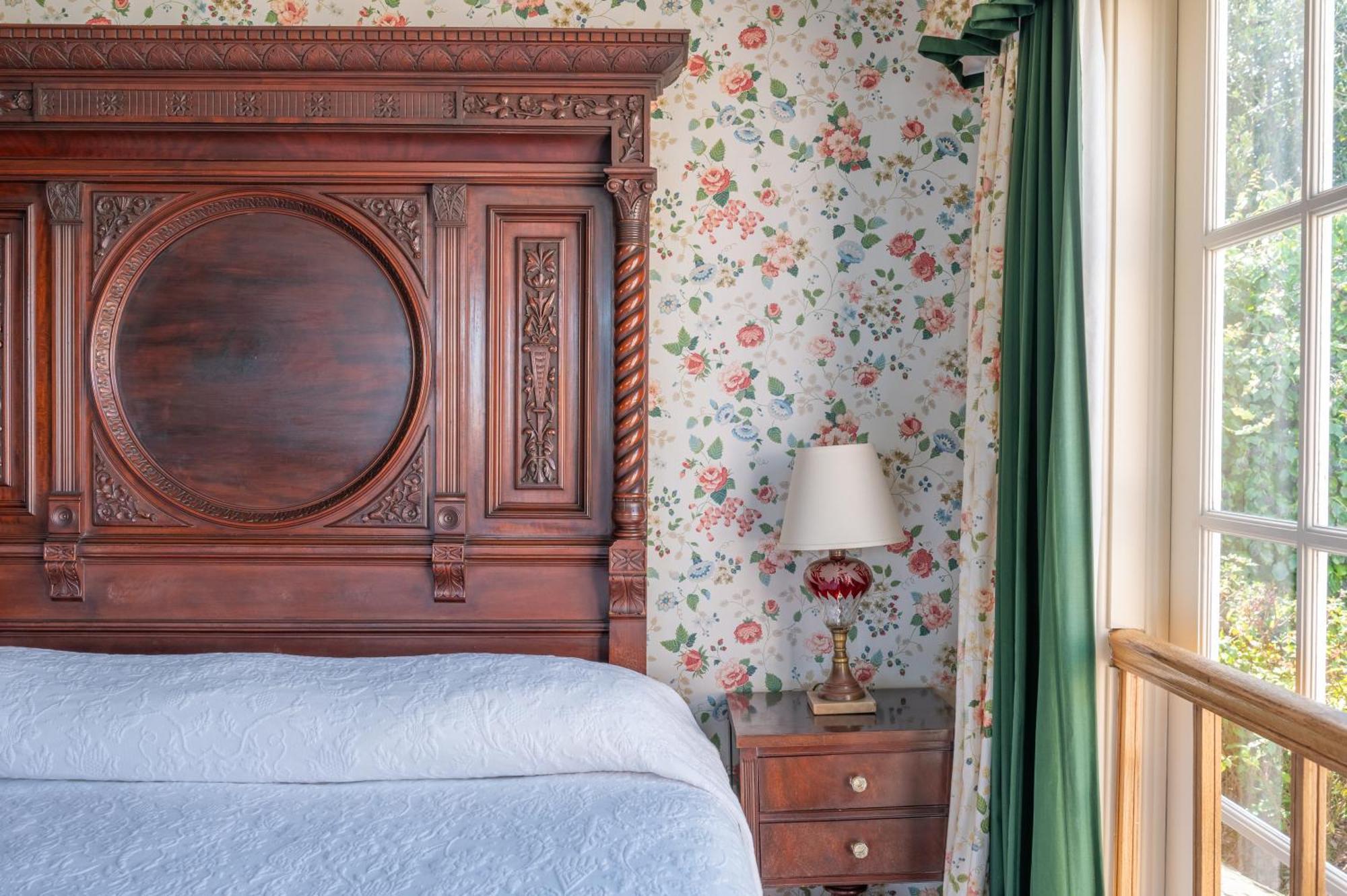 Martine Inn Пасифик Гров Экстерьер фото